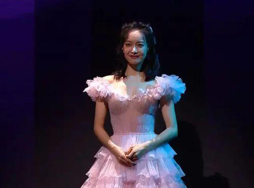 明星壁纸虞书欣粉色,甜美少女的梦幻魅力