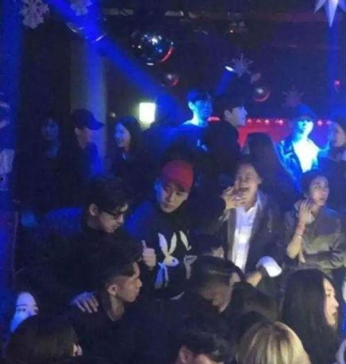 舞台吃瓜事件真相,真相背后的惊人内幕